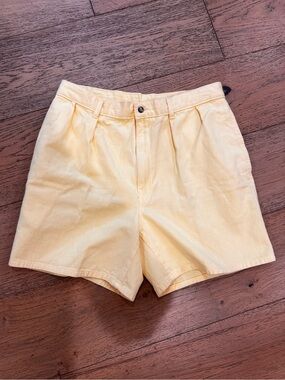 Mens preppy pleat front 100% cotton Yellow Shorts- 34- Made in USA